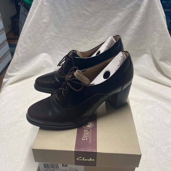 Clarks - Picture 2 of 7